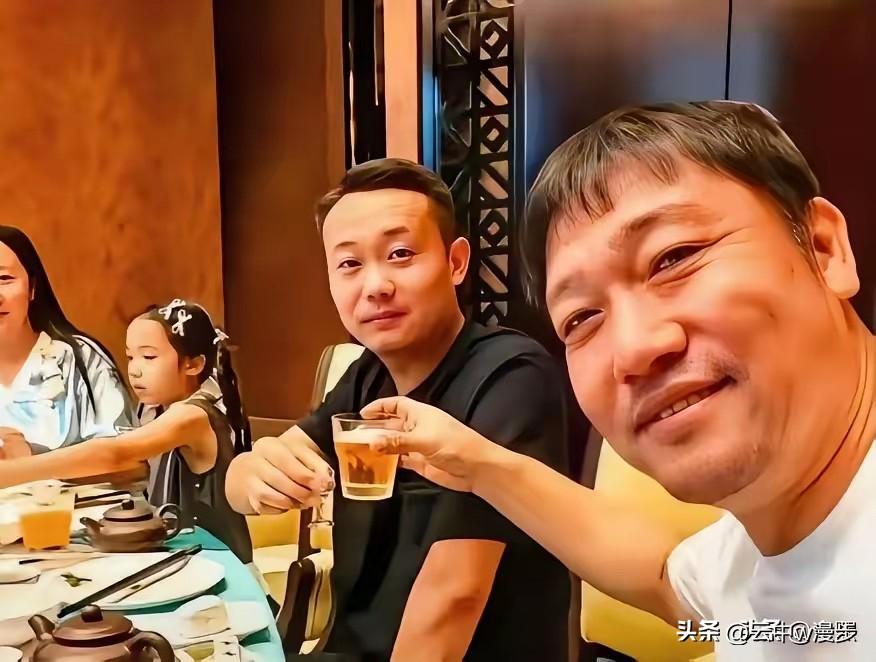 贾冰道歉了！

演员贾冰针对饭局上的不当言论发布致歉长文。他坦言，此次是和多年老