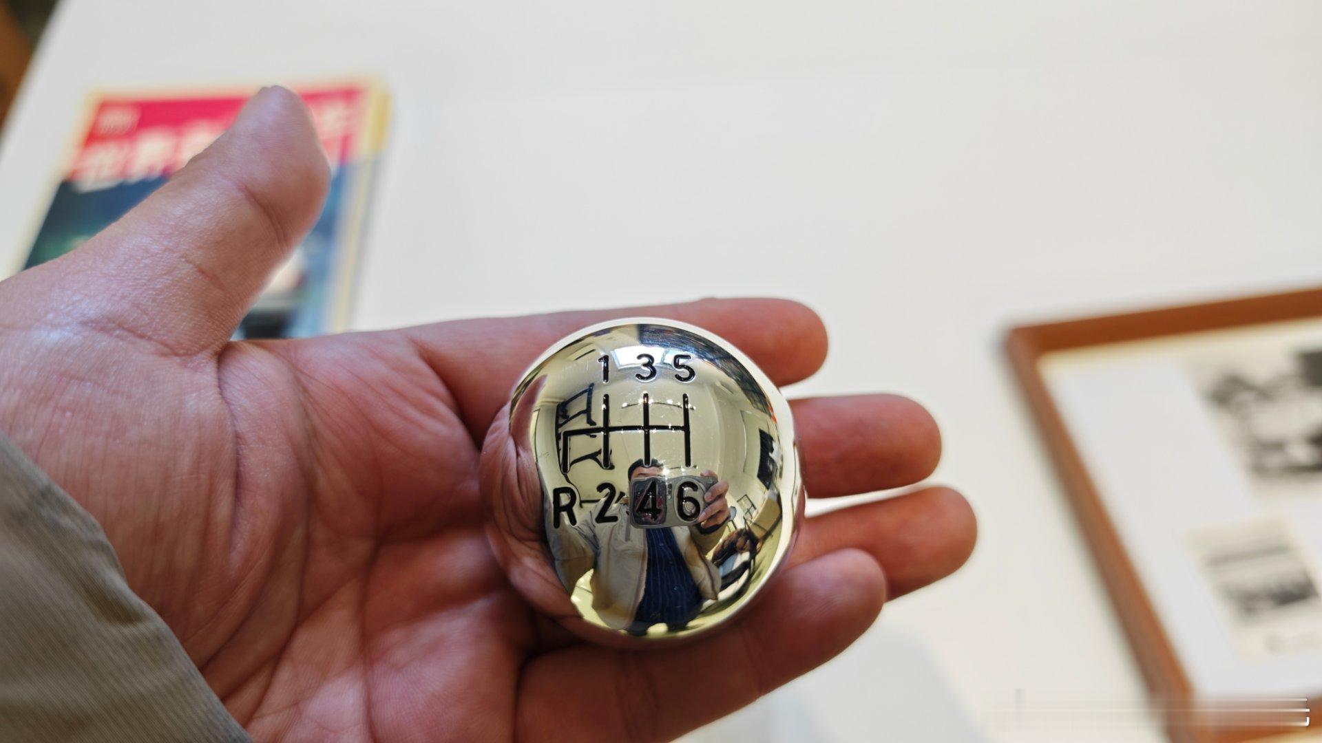 整整等了两个月，终于收到了这个来自意大利的小盒子，你们猜猜它价值多少钱？ 