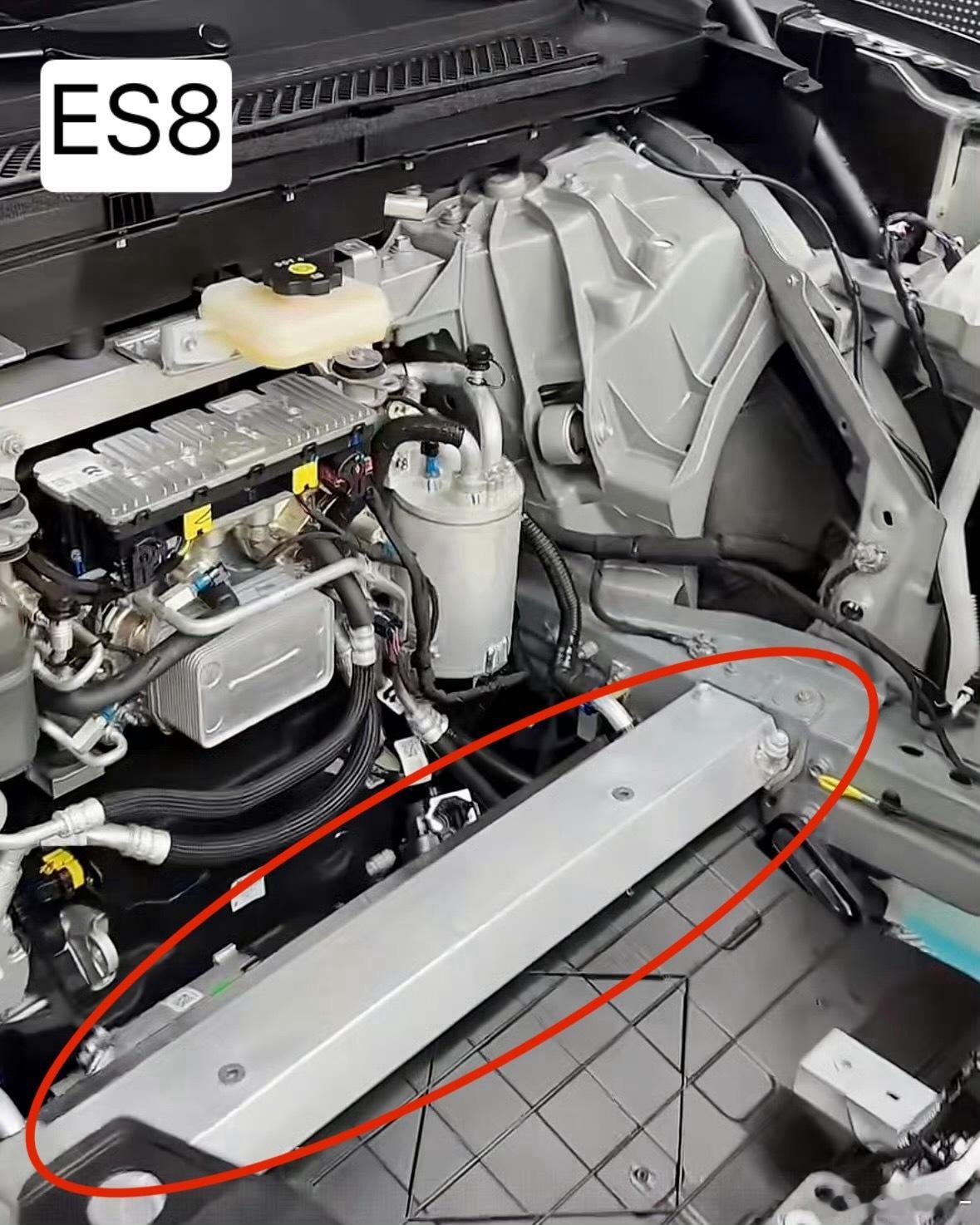 蔚来三台大前备箱的车都有承重结构，L90、ES8复用机舱横梁承重，ES9车身结构