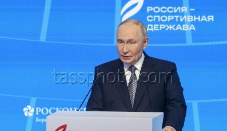 【普京：体育不应成为地缘政治矛盾牺牲品】塔斯社萨马拉11月6日电 俄罗斯总统弗拉
