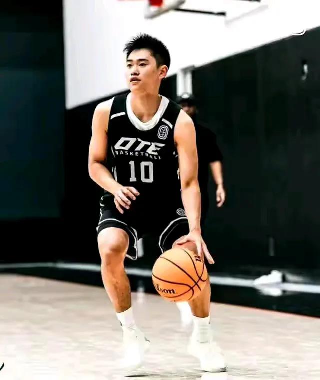 1米82的赵维伦，能通过ote联赛提升自己实力，最终被nba选中吗？
第一，ot