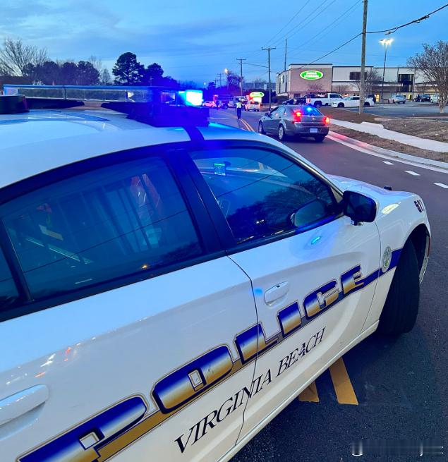 美国弗吉尼亚海滩发生枪击：8人中弹送医 2名枪手在逃海外新鲜事 美国弗吉尼亚州城