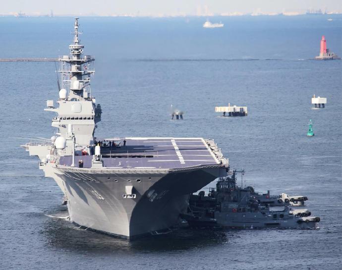 每天认识一件兵器 日本“出云”级直升机驱逐舰“出云”级直升机驱逐舰（Izumo 