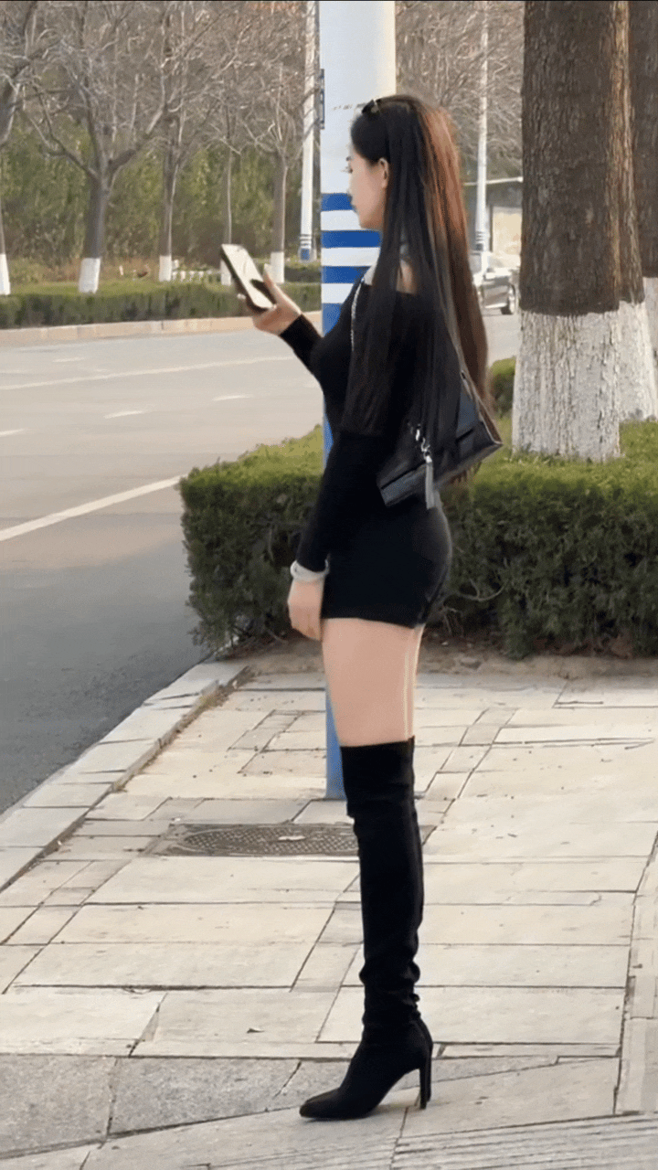 这样的女生无论走到哪里都能成为焦点吧！