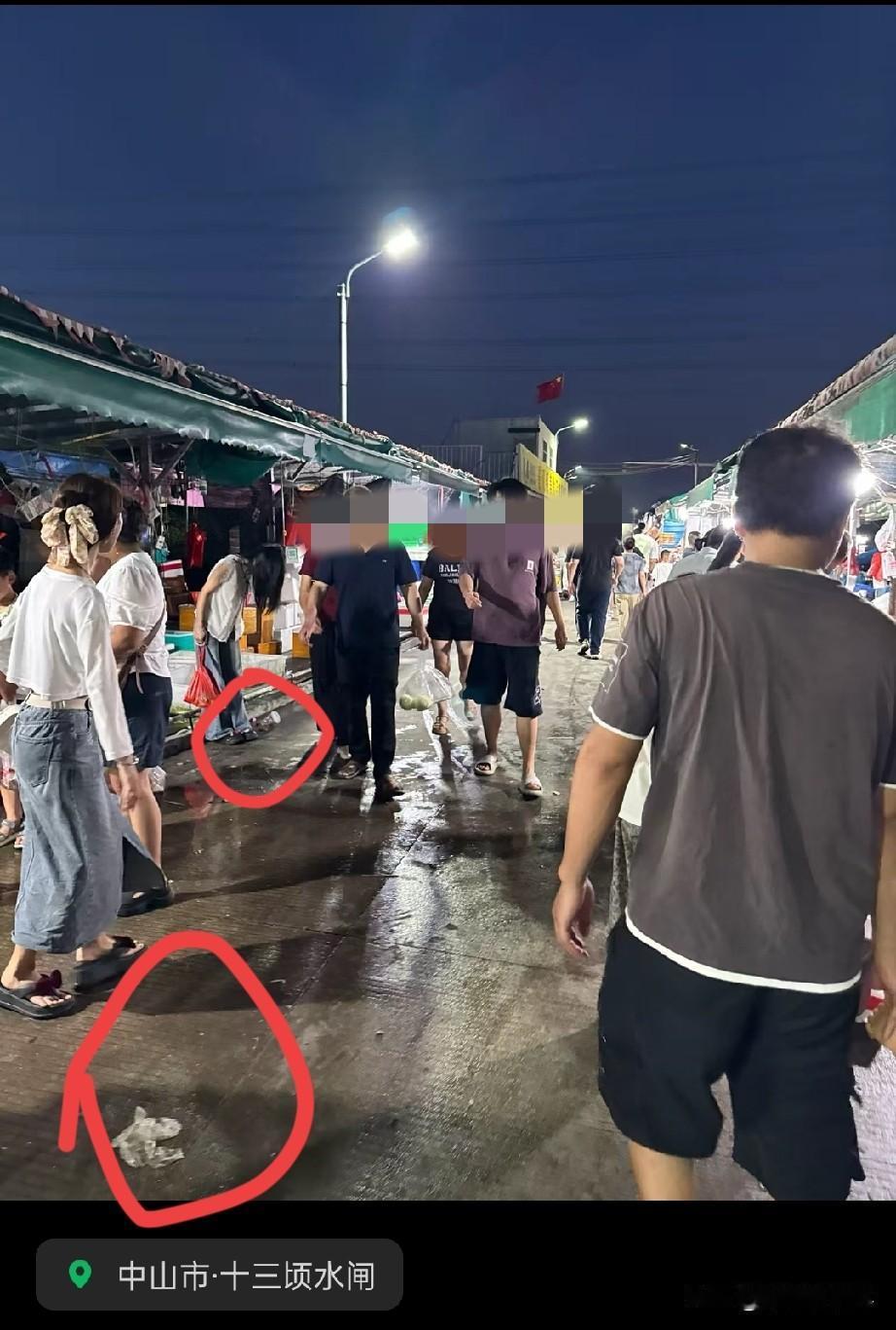 “垃圾满天飞！”十三顷水闸位于广东省中山市板芙镇四联村，地处岐江河西端出水口与西