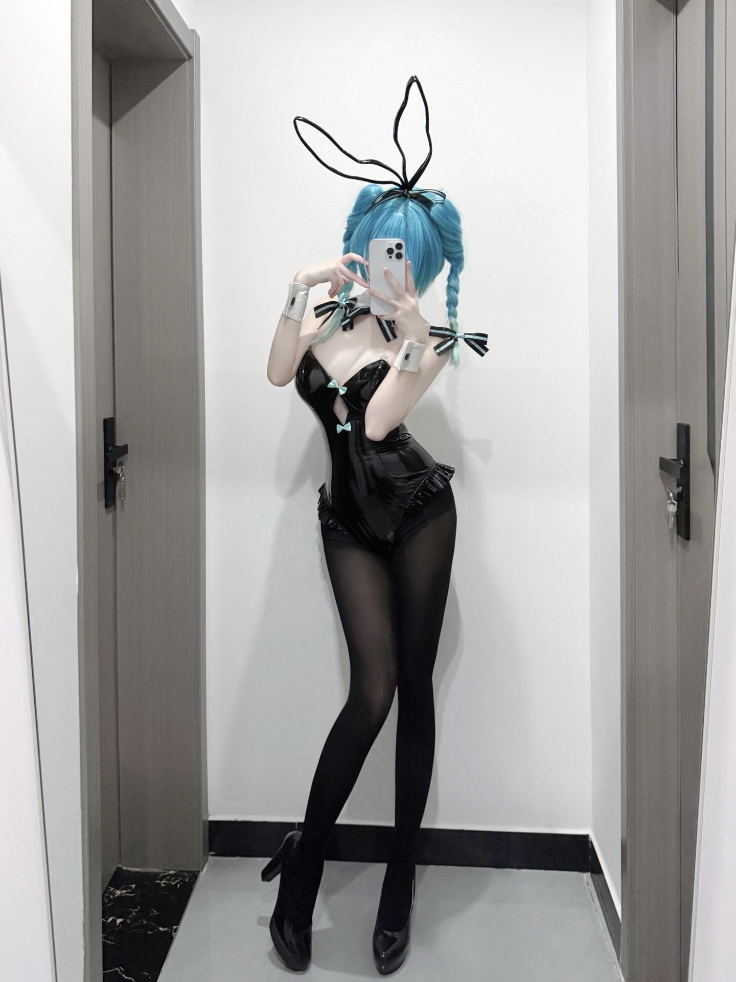 奖励不是随随便便就给的，尤其是像你这样的坏小狗