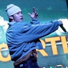 没人觉得这个严成贤很善良吗，怕我们p嘿图太累，直接就长这样，官图直出好煤 