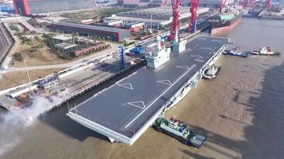 11月16日下午5时许，人民海军四川舰太牛啦，顺利完成首次航行试验，返回上海沪东