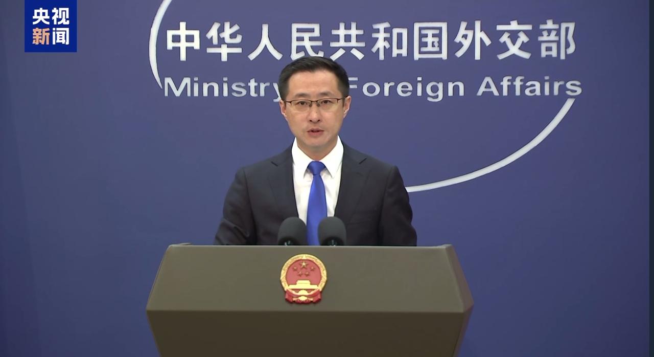今天，外交部发言人林剑主持例行记者会。有记者就南海最新形势及南海仲裁案相关内容提