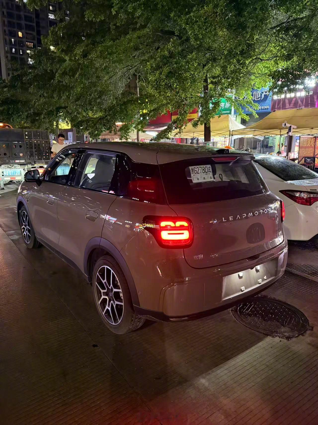 你们卷大车，我就试试小车人称“价格屠夫”的零跑，就这A10下单等车要8-9周，让