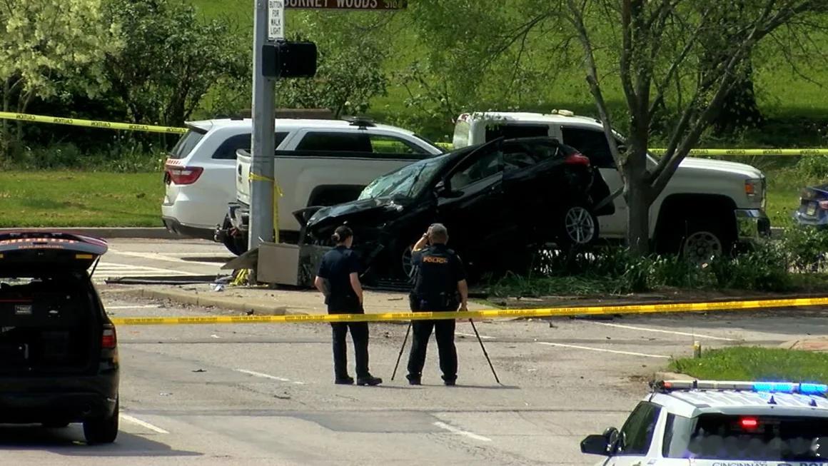 【辛辛那提警方开枪打死18 岁持枪少年的第二天，他的父亲杀死了一名警察】CNN-