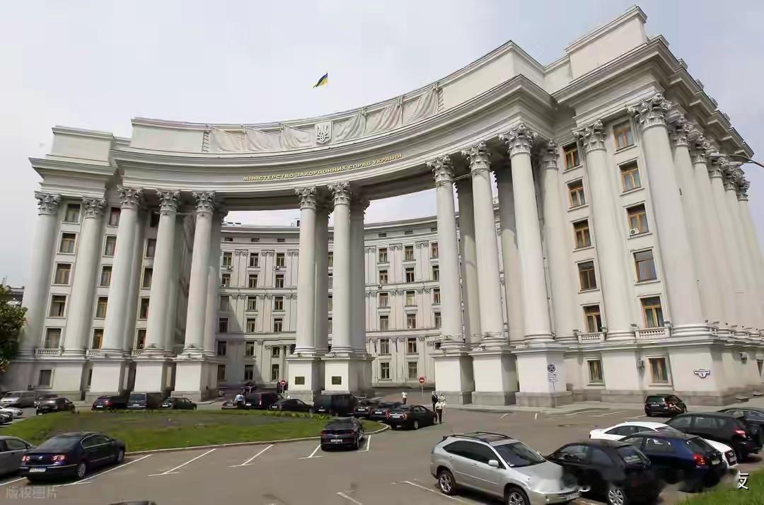 俄乌战争再打四年？不为击败俄罗斯，只为打出欧洲合众国！