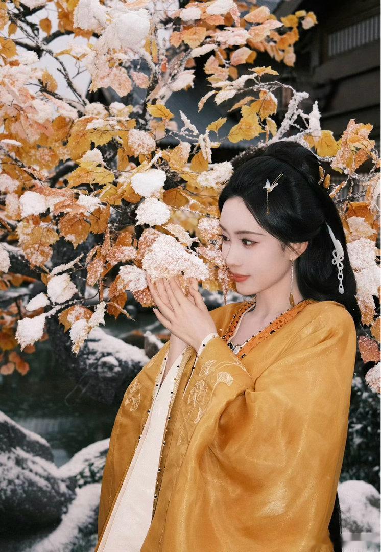 孟子义抽查王传君百花杀剧情孟子义让王传君对香有新的了解 君哥一遇到我们孟姐就疯了