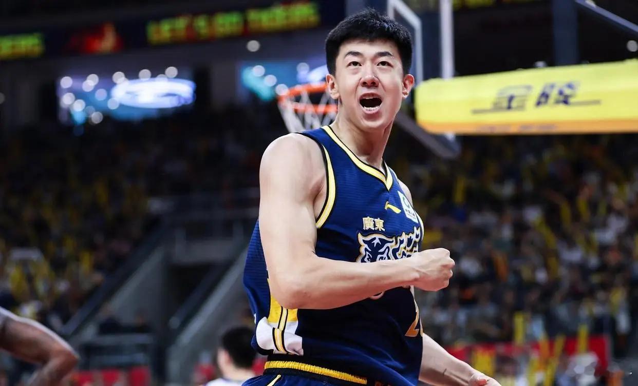 王少杰今天顶成这样，真的够可以了。CBA广东男篮vs北京男篮