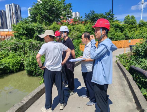 田间抢收水域清患台州椒江冲在防台第一线海上、水岸同步进入战时防御状态。渔业板块严