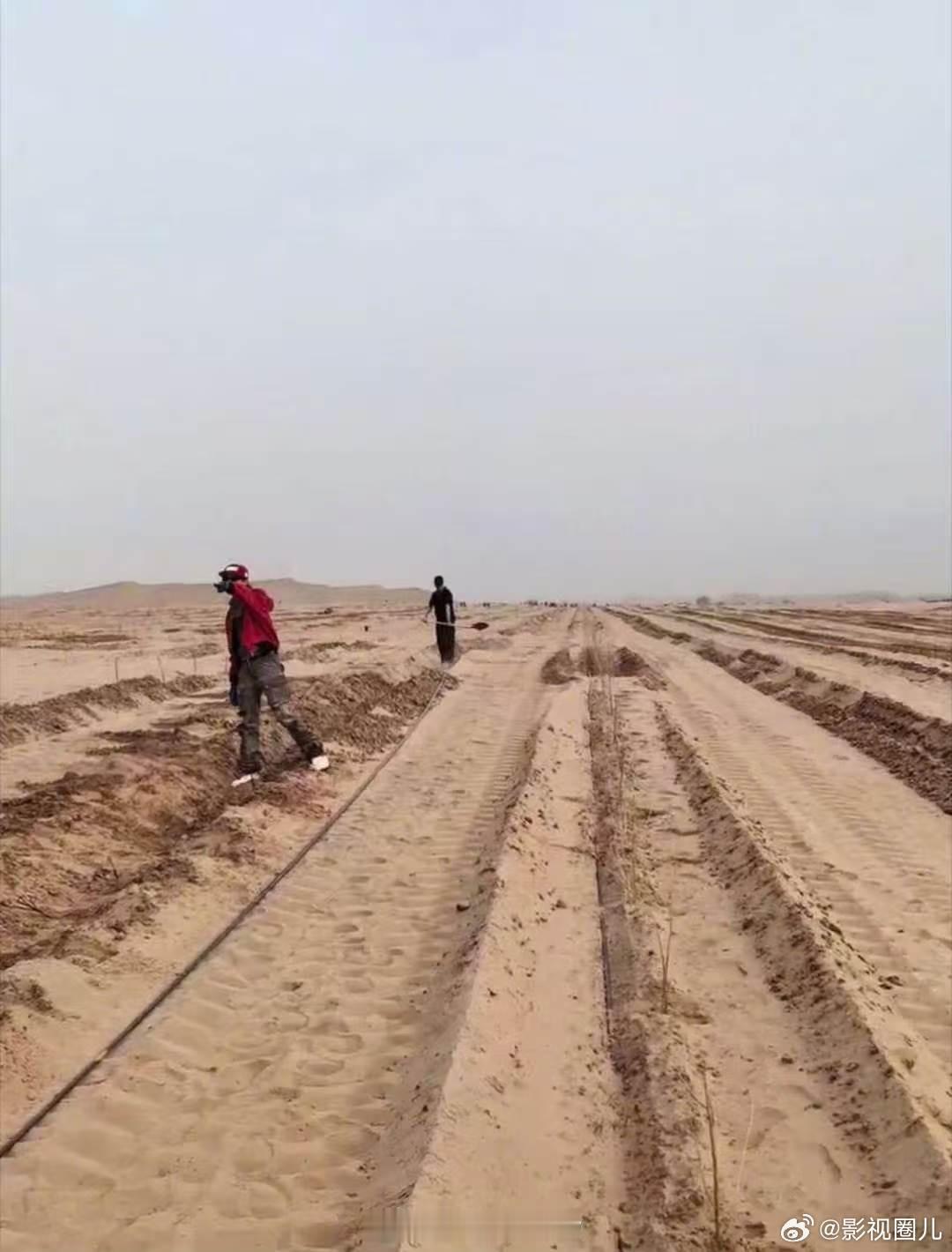 十个勤天新疆全障碍沟通种地吧笨拙的肢体沟通格外接地气，既还原旅途真实，也让新疆篇
