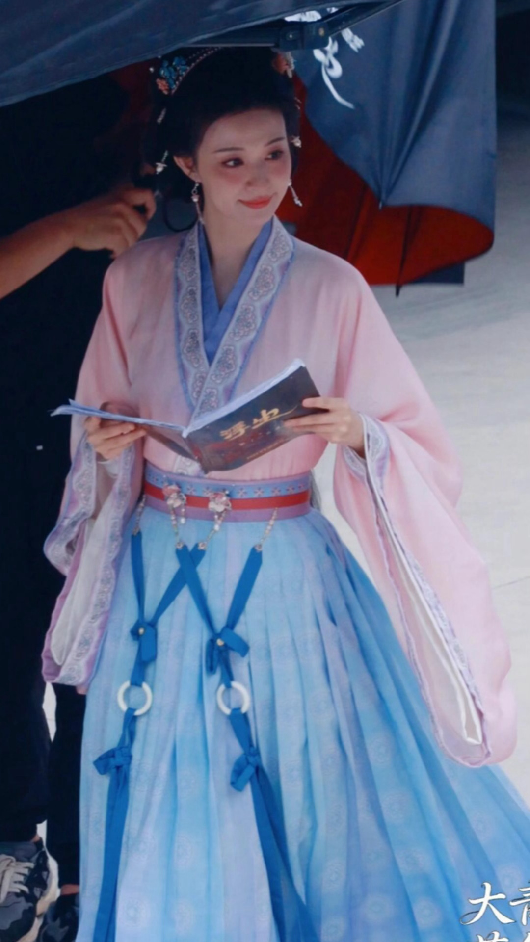 裟椤裟椤小树仙全身变 