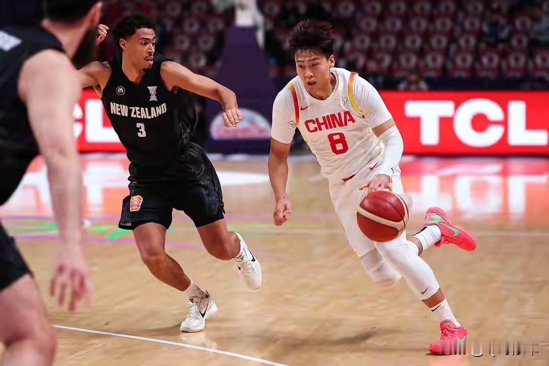 看哭了，中国男篮顶着巨大的压力，战胜新西兰队，比赛过程跌宕起伏，从领先到被反超，