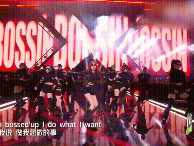 孟佳跳popping从头震到脚 哇塞！孟佳跳popping简直燃炸啦！从头到脚的