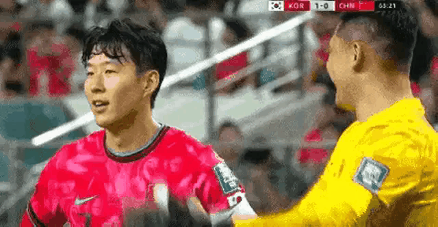 大雷:你看我们就这个逼样，我都懒得说
敏子:笑笑，奸笑，不好评论
大雷:完蛋玩意