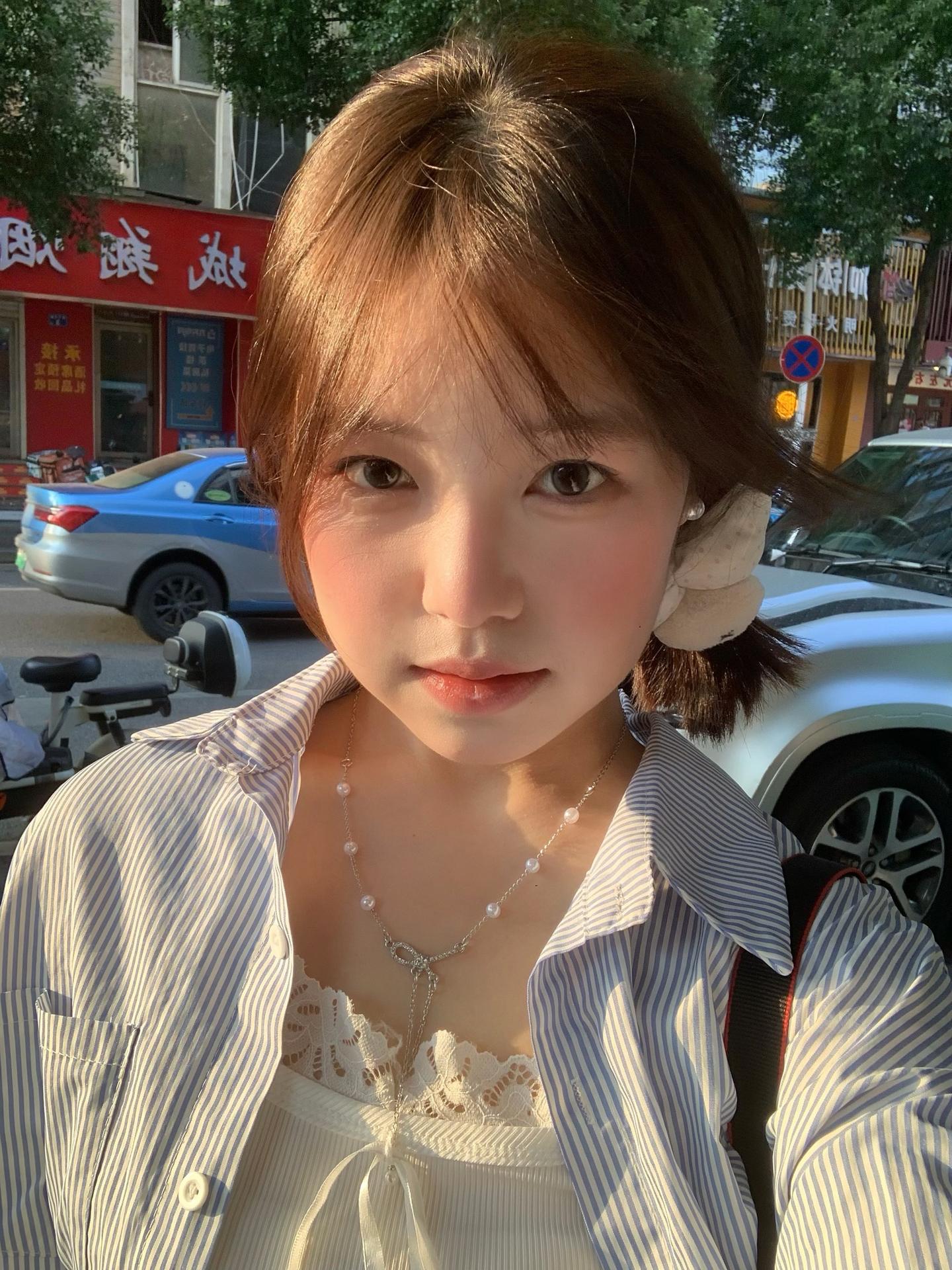 在你心里是否还如初见那般可爱。