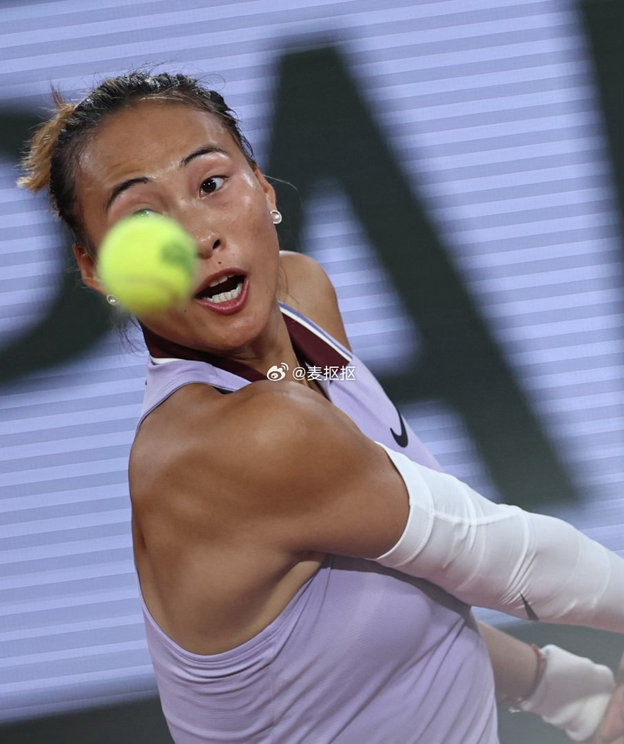 郑钦文生涯总奖金正式突破1000万美元！💰 生涯总奖金：10,000,257美