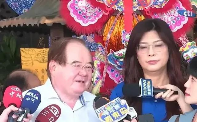 现在是国民党在岛内做强做大的最好时机，因为民进党经过两次大罢免大失败，证明了两件