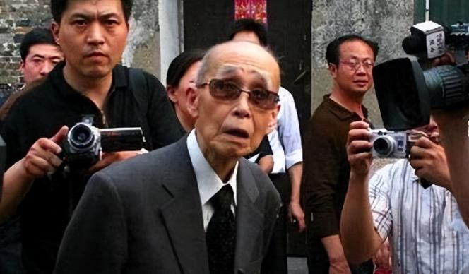 九十多岁的日本退伍老兵松本还想跟中国开战？当被问到为什么这么执着时，他说出了三个