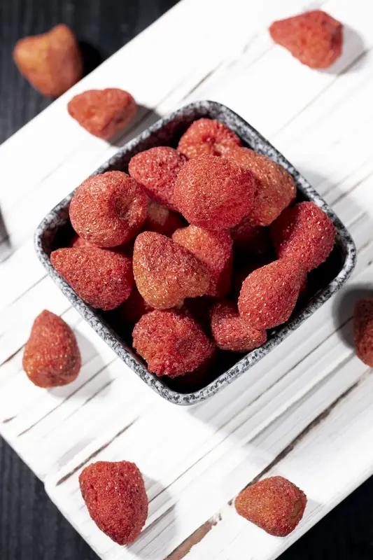 云南就冻干草莓问题成立调查组这事干得漂亮！3月13日媒体曝光冻干草莓产业链问题后