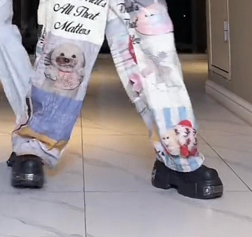 崴一下脚跟跳楼有什么区别 ​​​