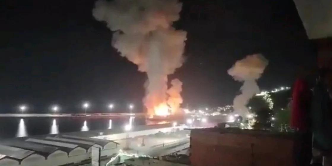 CNN报道，当地时间3日，美国五角大楼公布的视频显示，美军不仅空袭了委内瑞拉的石