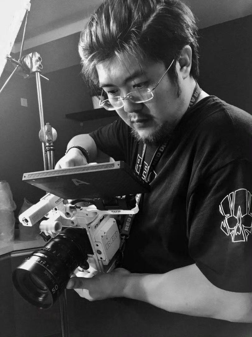 影版开端正午用了新人导演电影版《开端之送不到快递》正式官宣张若昀、钟楚曦主演，而