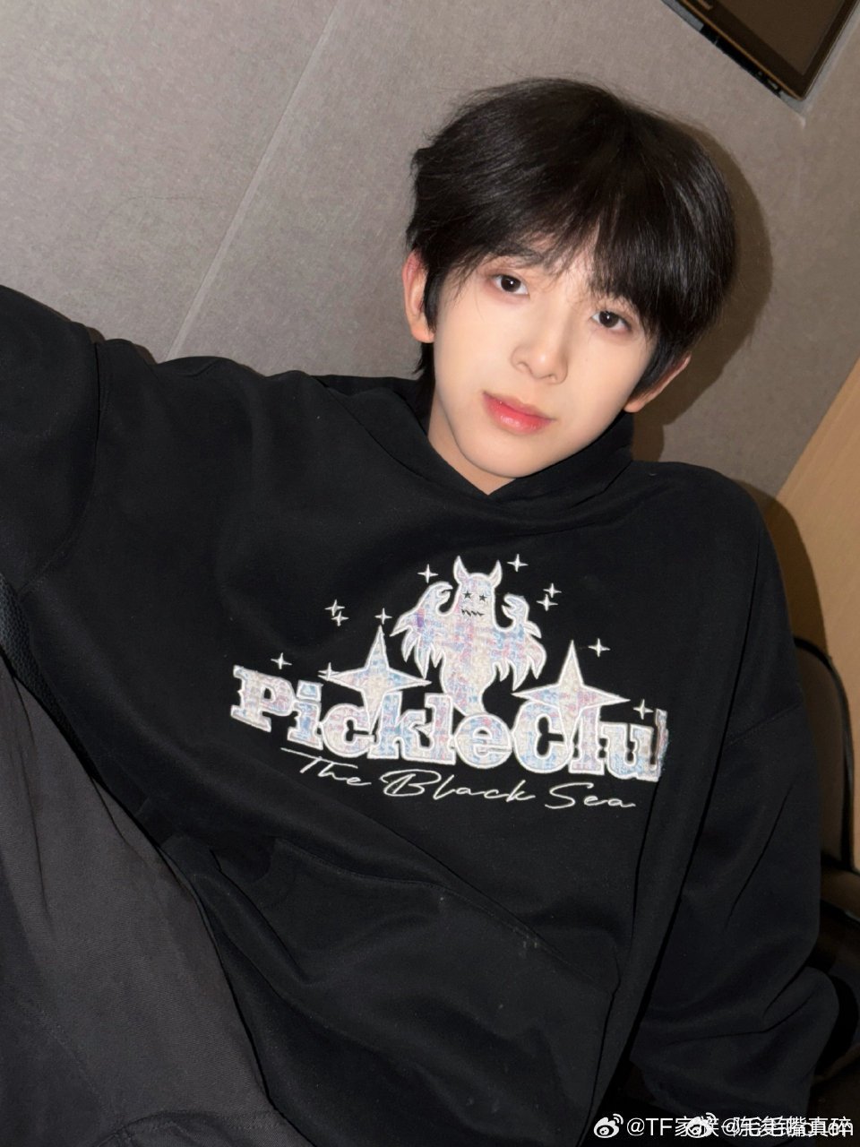 陈浚铭送三八妇女节祝福陈浚铭祝大家三八妇女节快乐