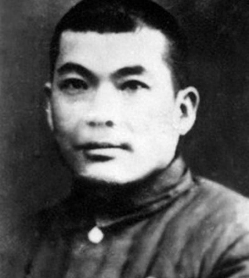 明知杀害军统站长后必遭上级追杀，他依然勇敢赴约，究竟是什么让他无所畏惧？
194