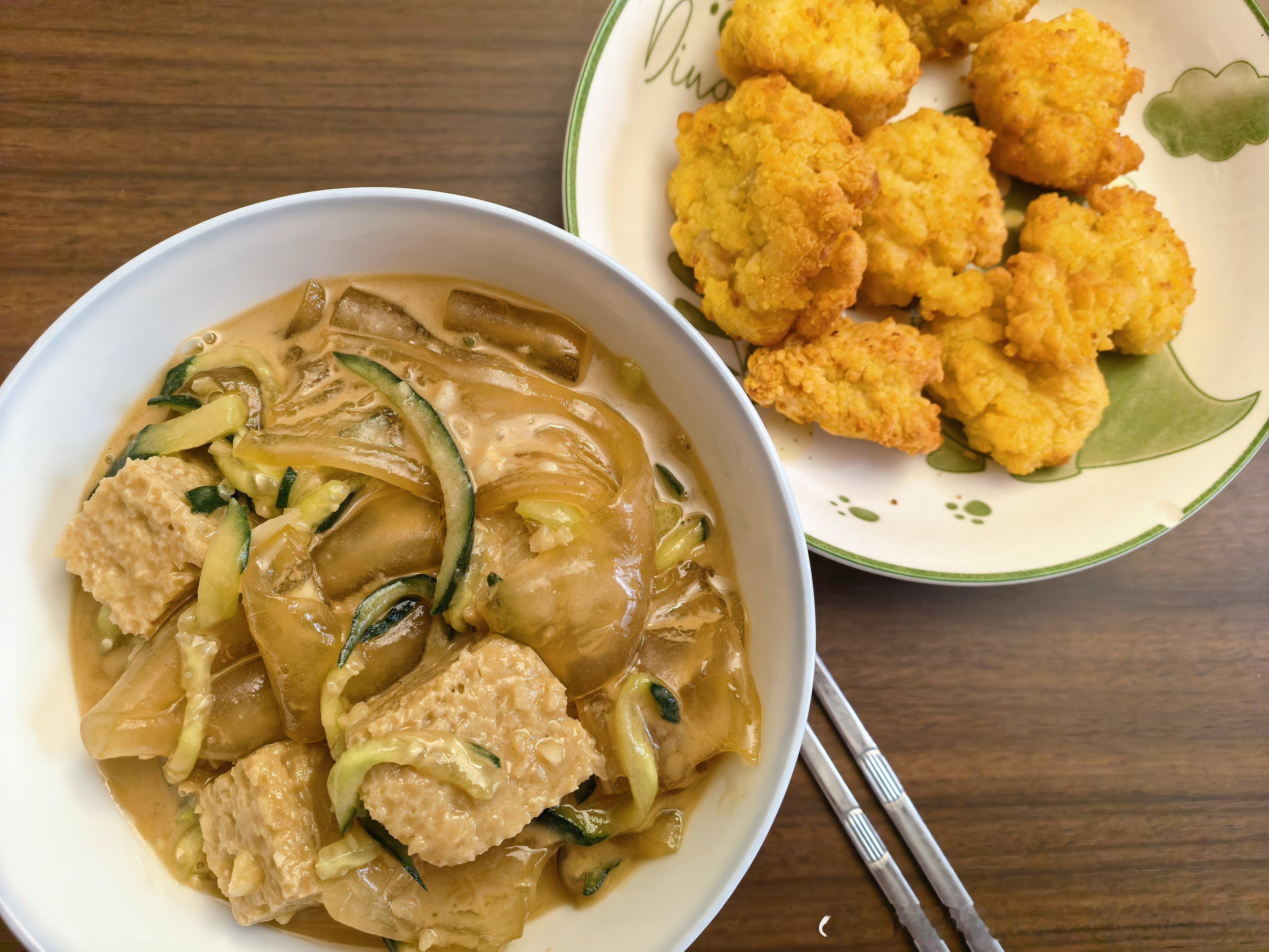 闷热🥵吃不下饭，吃凉皮儿和烤鸡块儿～