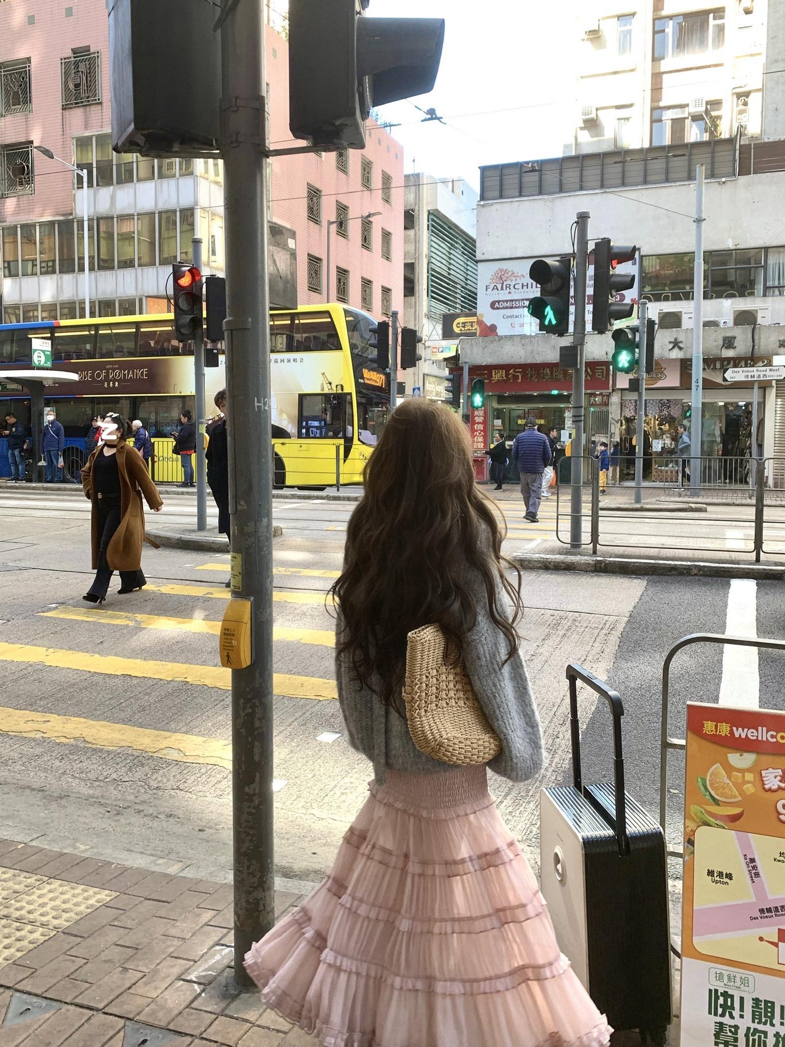 初春穿搭 毛衣 裙子 氛围感香港