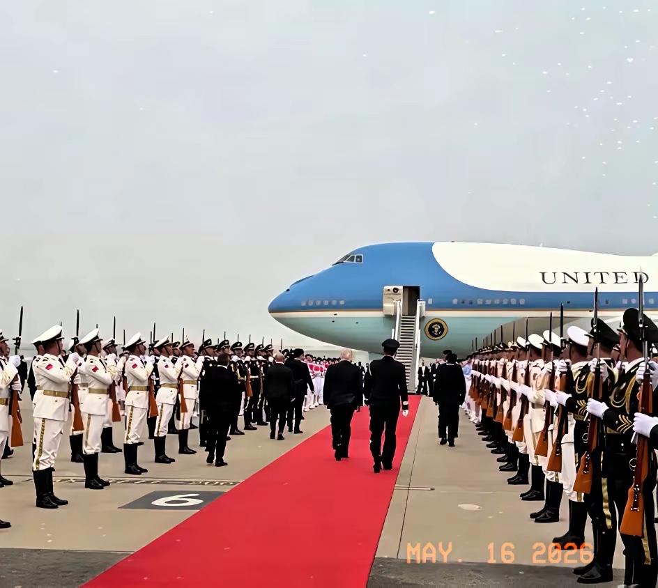 谁也没想到！美国白宫工作人员在离开北京之前，已将美国代表团所有物品收回，物品包括