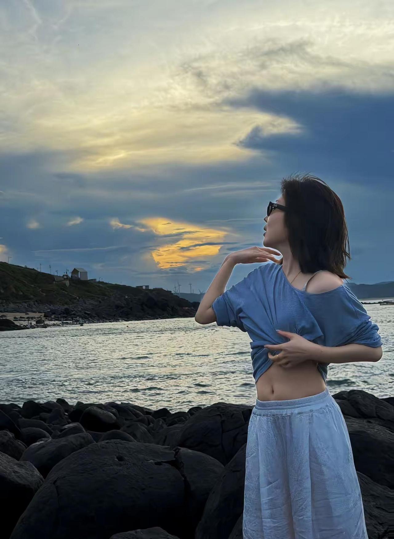 越长大越明白，你需要的并不是疯狂的爱情，而是不管发生什么都不会离开的人落日海岸l