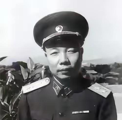 一场谈判如果破裂，失去的可能不只是一个人。
1935年夏，中央红军进入川西北，前