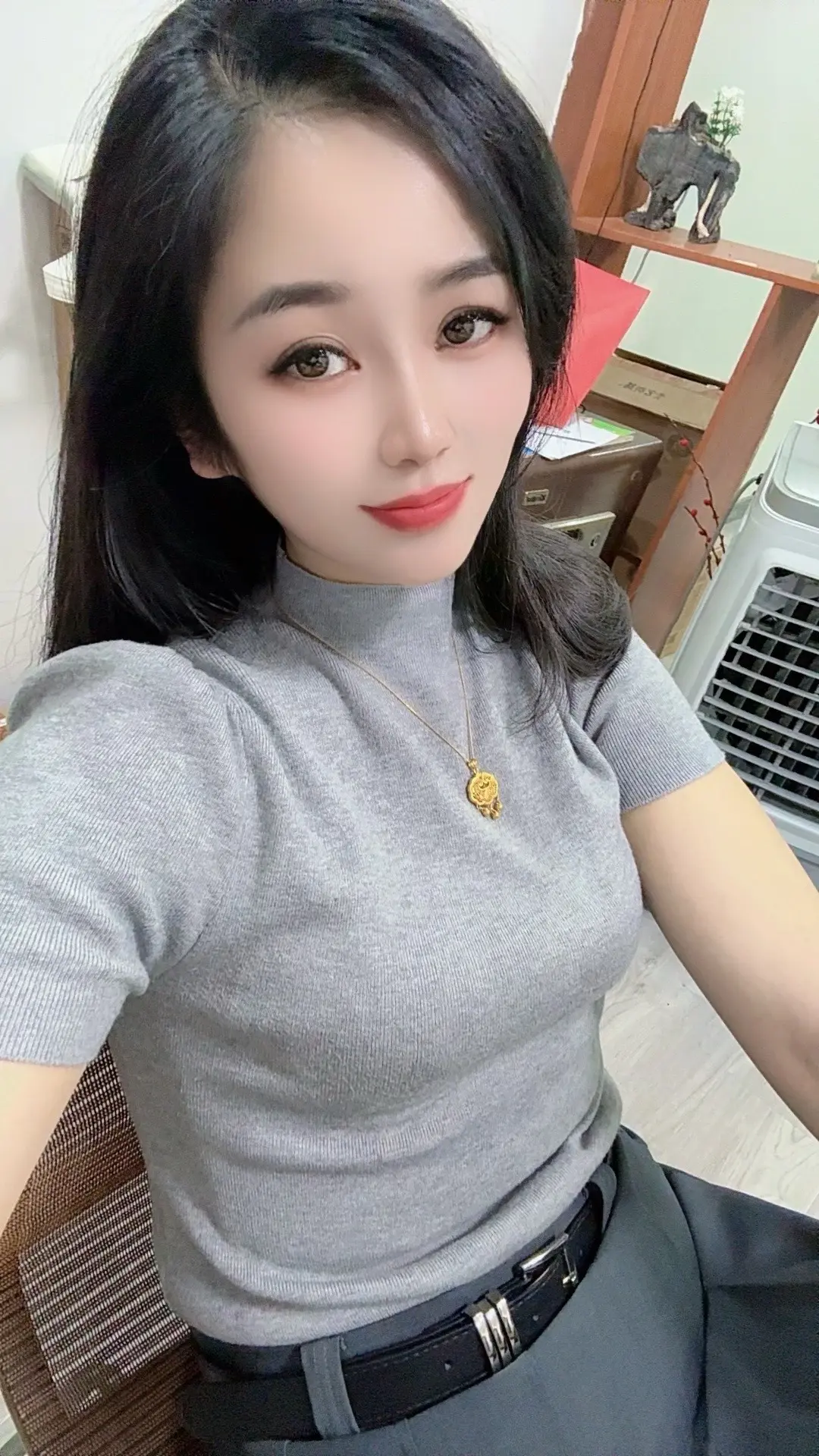 三月的第一天，我们立个约定，祝我们所求皆所愿，所愿皆所得，从今往后的每一天里都越来越好，越来越幸福。关关难过，关关过，要好好生活，春天是开始，也是希望，是既往不咎，也是来日方长。