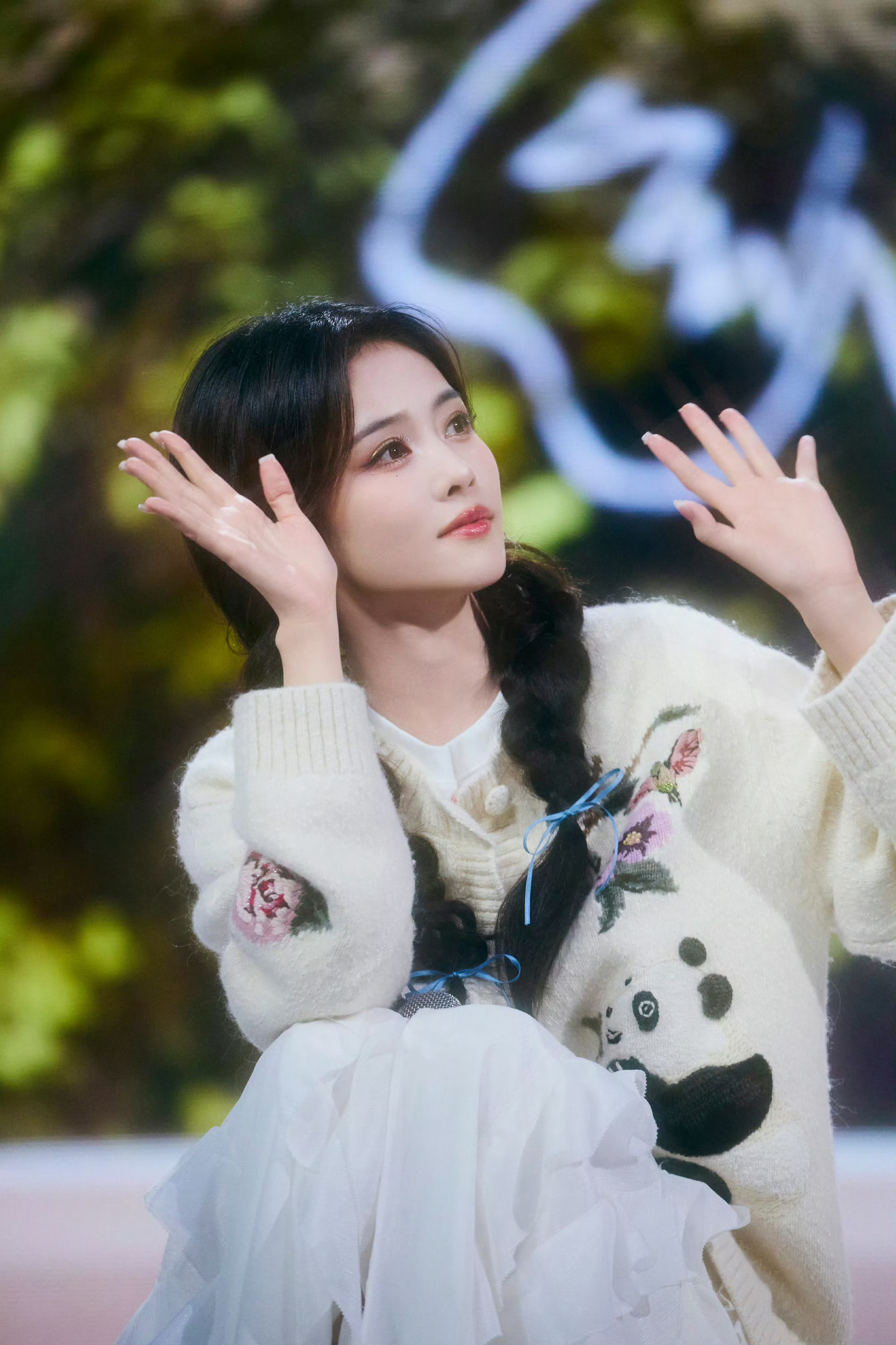 白鹿猫的树合作新歌MV 今天10点准时上线，