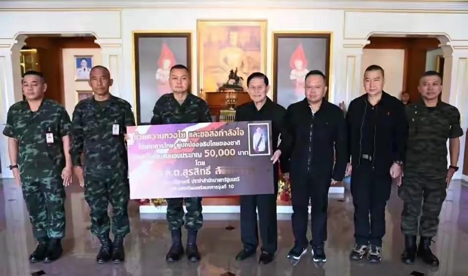 洪森还是自求多福吧。前脚本辛将军希望在退休前夺回塔克拉贝寺”和关闭“塔莫尼通寺”