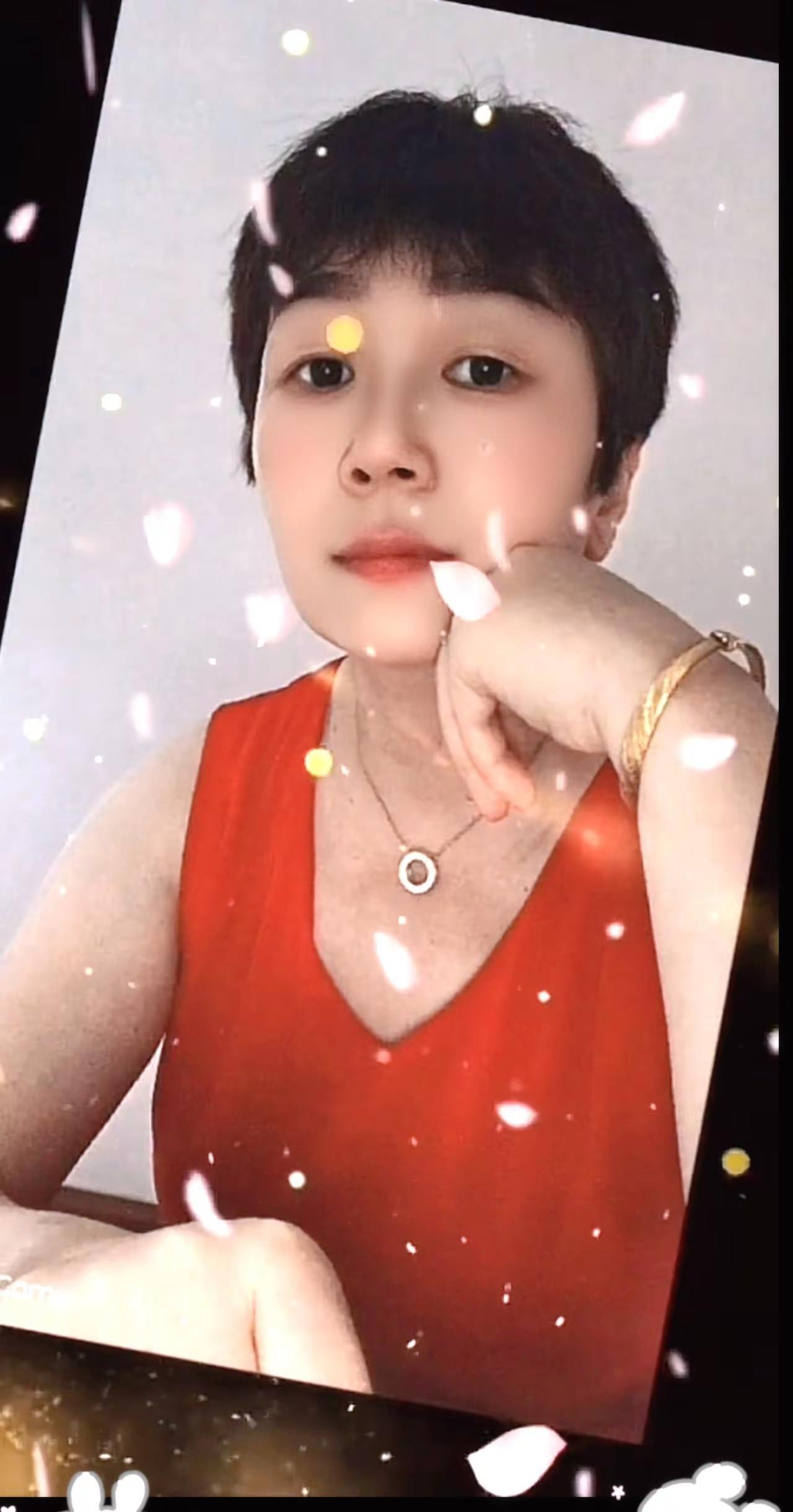 手机中的自己