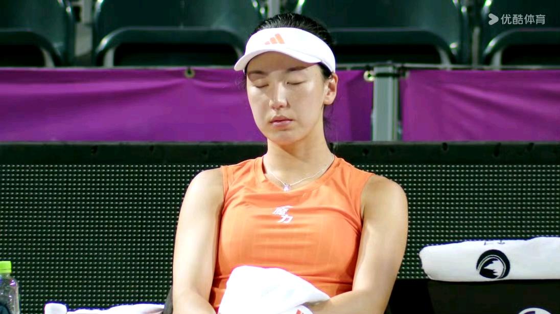 不得了，王欣瑜晋级女单八强又晋级女双四强！
2026WTA克卢日纳波卡赛R2：4