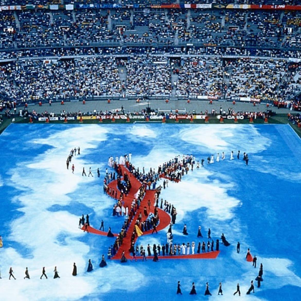 【来自投稿】1998年7月12日 世界杯决赛在法国巴黎法兰西足球场开赛前，由30