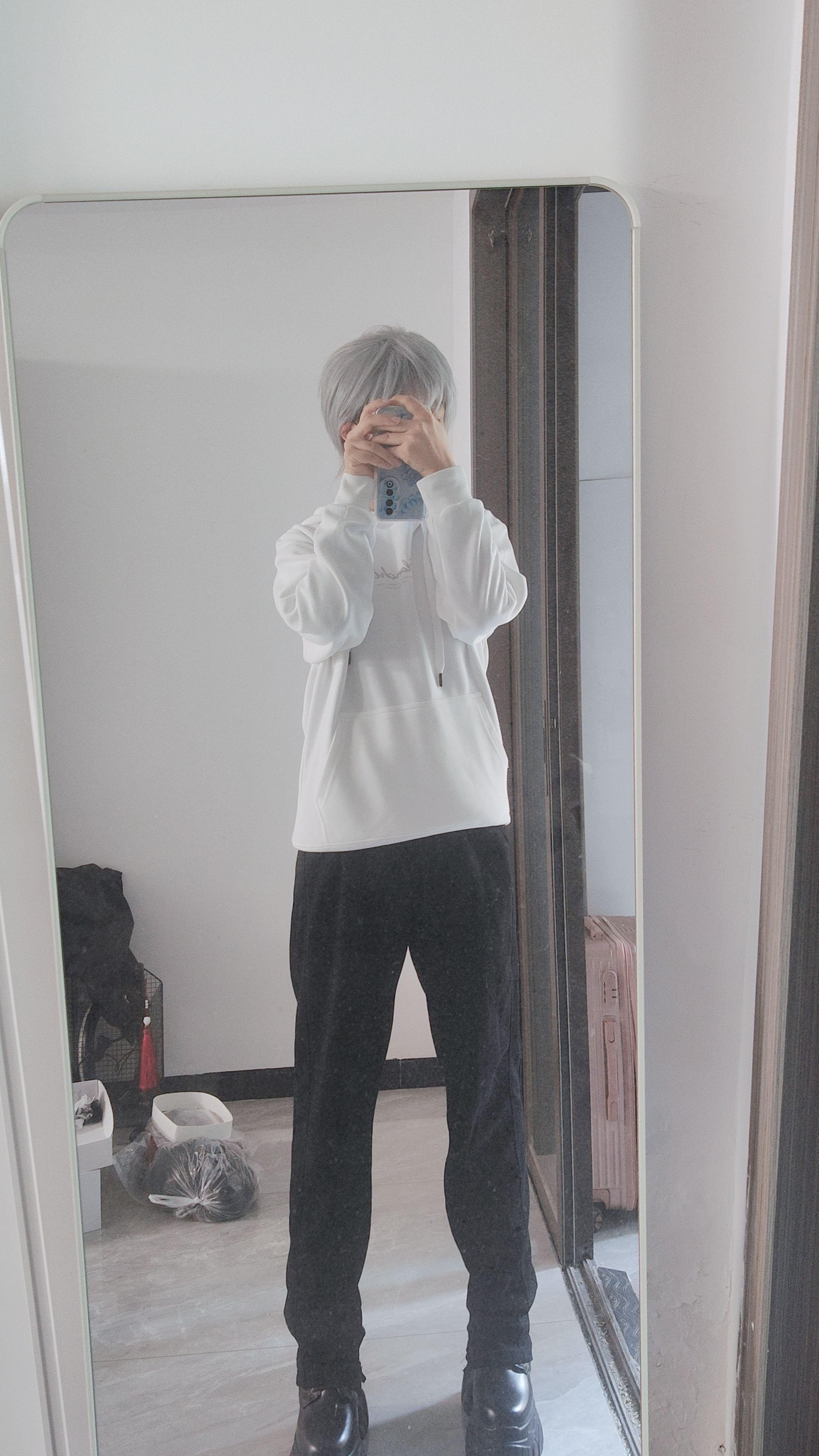 真假🌟。我这个盗版站在正版面前就是弟弟，接受我的滑跪