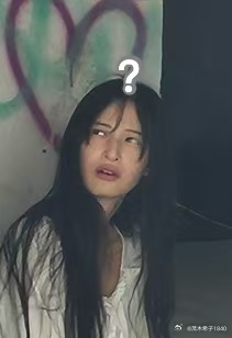 和朋友一起说话的时候希子的表情 摄影：