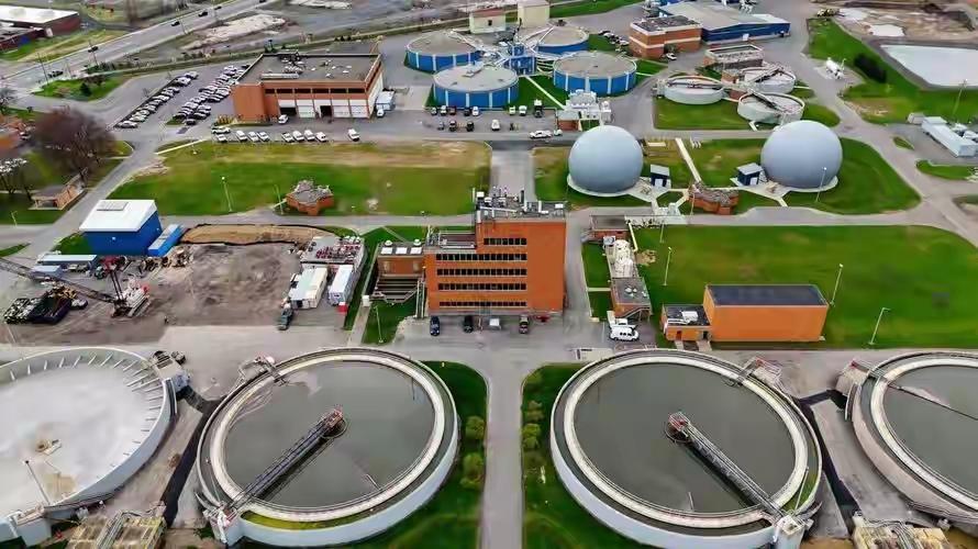 美以若地面进攻伊朗可能有哪些方案 美以若地面进攻伊朗，可能有以下方案。一是夺取哈