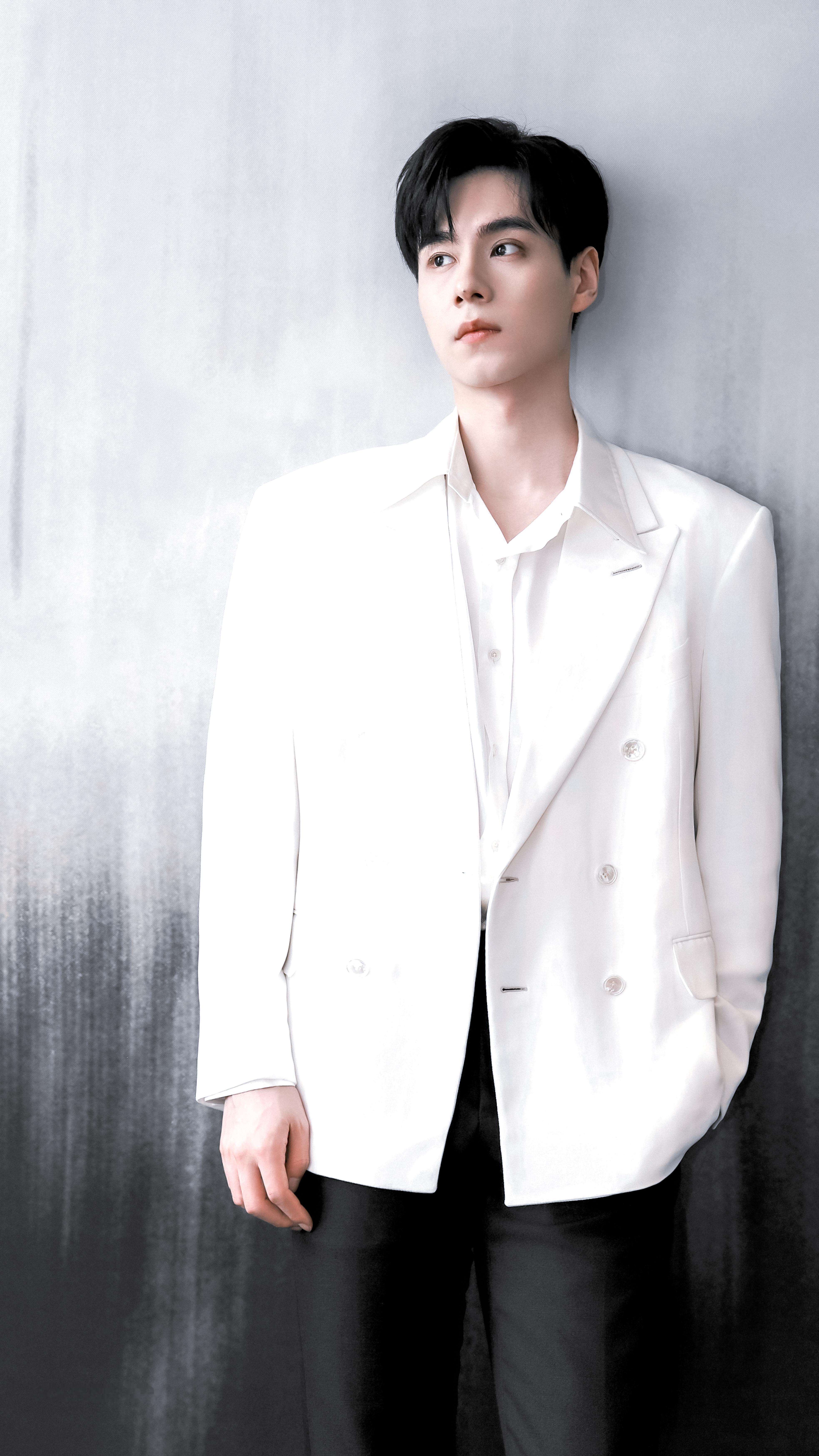 胡一天 胡一天 天才女友 胡一天江逾白 “你是黑暗中一道耀眼的光，照亮了我生命中