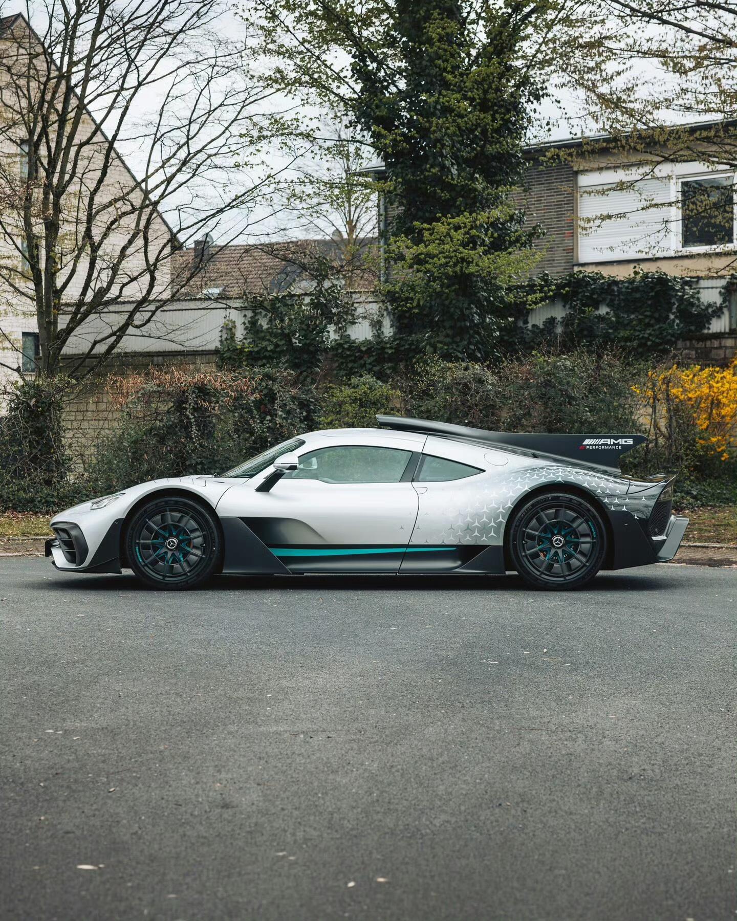 【公路上的F1—梅赛德斯-AMG One】在世界汽车工业史上，无数超跑宣称自己“